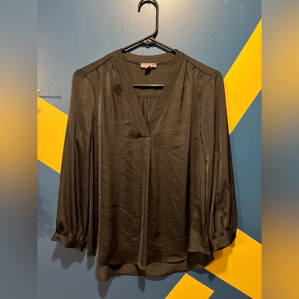 Vince Camuto Black V-Neck Long Sleeve Flowy Satin Blouse NWOT